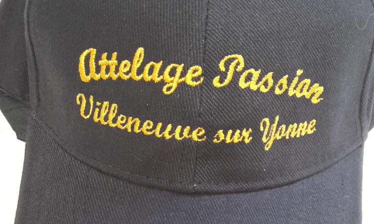 Logo brodé, personnalisé sur casquette